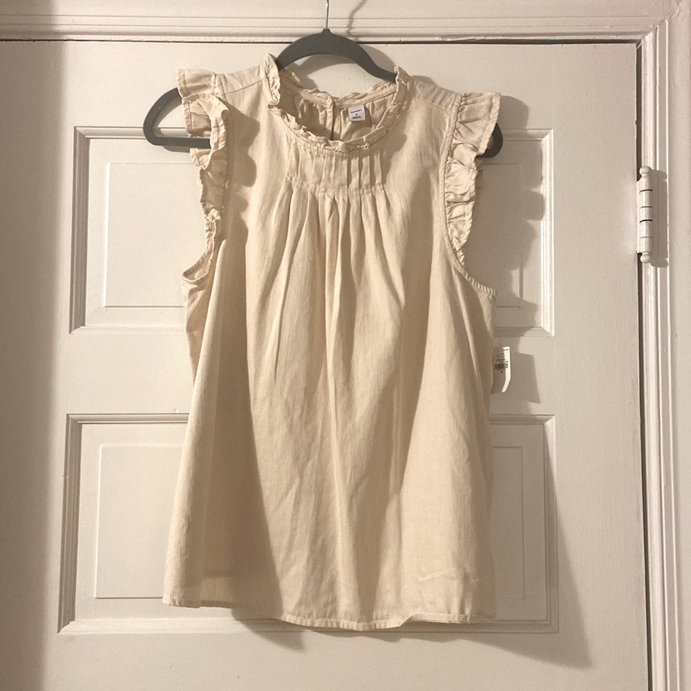 New Old Navy sleeveless ruffle top